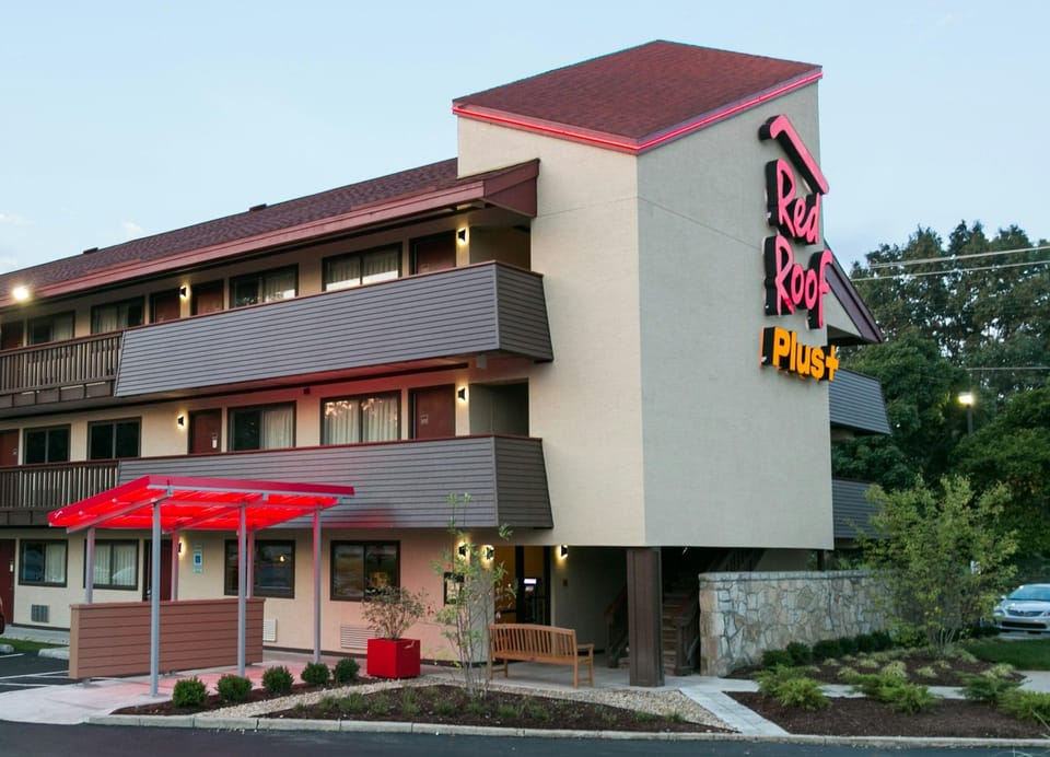 Red Roof PLUS+ Columbus-Ohio State University OSU Hotel in Clintonville