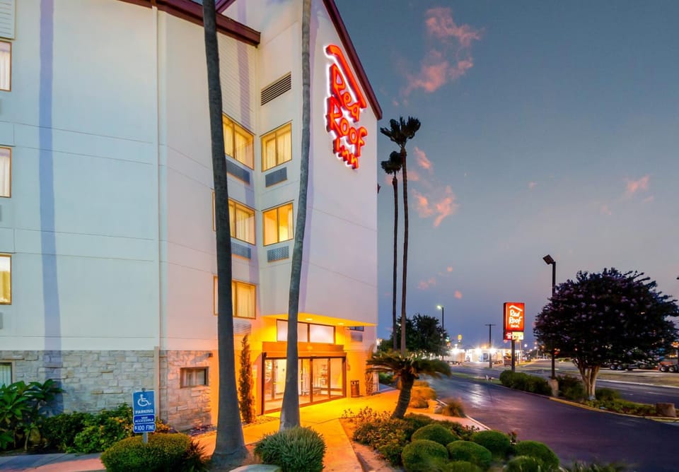 Red Roof Inn Laredo Hotel in Laredo