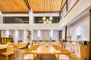 Pan'an Yunshang Jinglan·Luhu Suji Hotel in Zhejiang