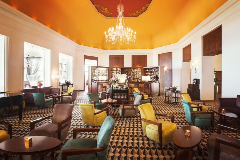 Bar/lounge