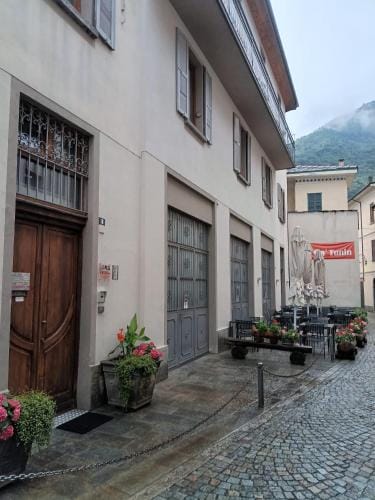 ROOMS CA' TUNIN- ideale per il Trenino Rosso- a pochi minuti a piedi dalla stazione Hotel in Province of Brescia