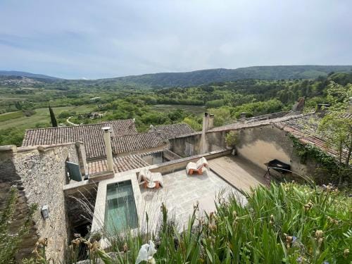 Stylish and authentic townhouse with panoramic views Hotel in Lacoste