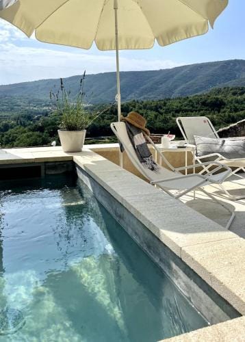 Stylish and authentic townhouse with panoramic views Hotel in Lacoste