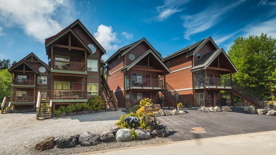 Cabins West Hotel in Ucluelet