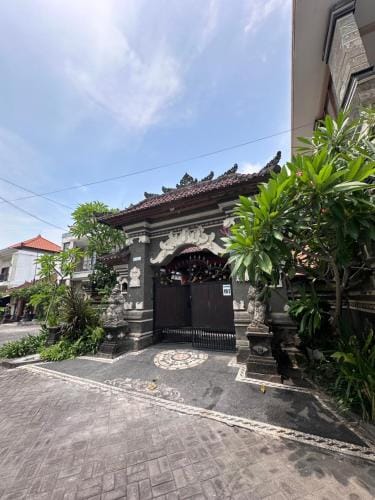 Osa Guest House 5 Hotel in Kuta