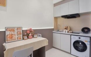 Light Year Serviced Apartment (Line 2 Xianhemen Metro Station Branch) Hotel in Nanjing