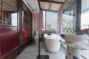 Flower Villa·Shanghai Tinghai Homestay Hotel in Shanghai