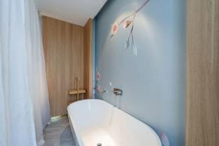 Home Inn Yiju Hotel (Dongyang Hengdian Film Studio Yuanming New Garden Branch) Hotel in Zhejiang