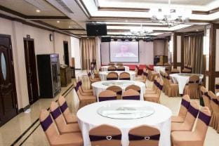 Zhuji Shanfeng Renjia Hotel in Hangzhou