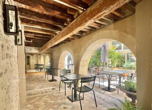 la Maison Moliere Hotel in Arles
