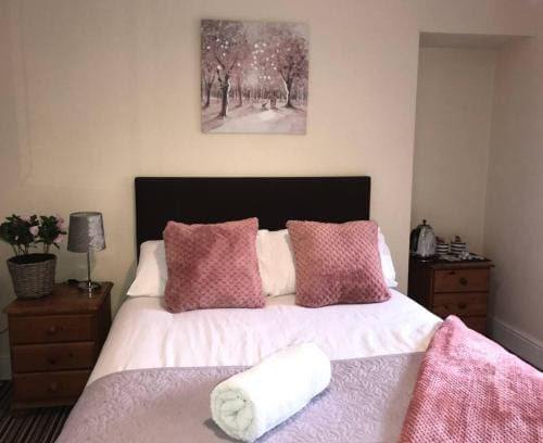 284 - Room 7 - beachfront Hotel in Swansea