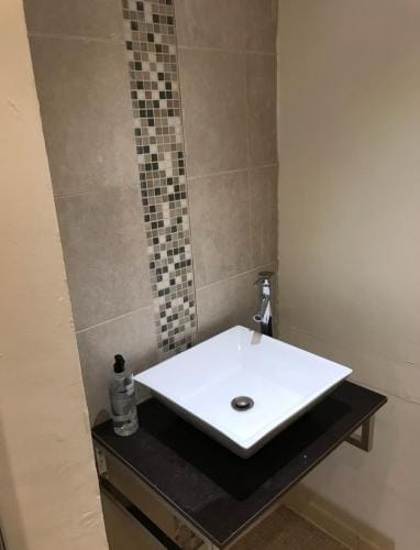 284 - Room 6 - Beachfront Hotel in Swansea