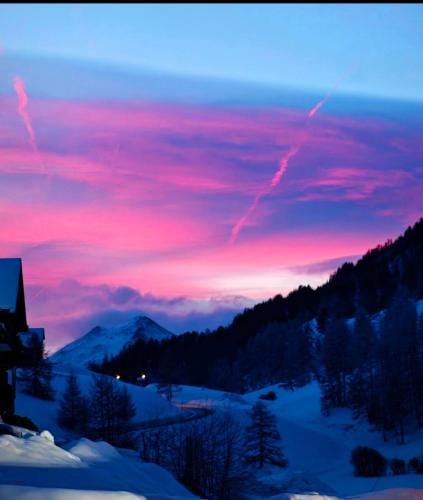 Chambre d'hote chez Thibault a proximite des pistes 200 M depart depuis le Fournet et nombreux itine Hotel in Piedmont
