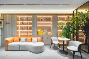 Homeinns旗下-Shanghai University Changzhong Road Metro Station Ruibai·Cloud Hotel Hotel in Shanghai