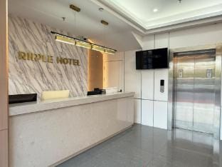 Homeinns旗下-Shanghai University Changzhong Road Metro Station Ruibai·Cloud Hotel Hotel in Shanghai