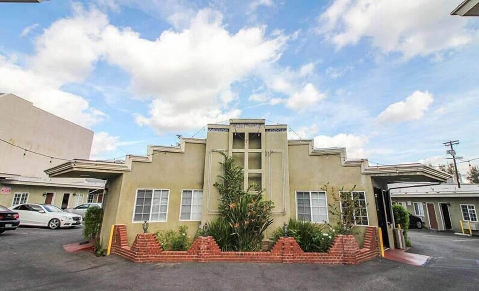 Carlton Motor Lodge Motel in Studio City