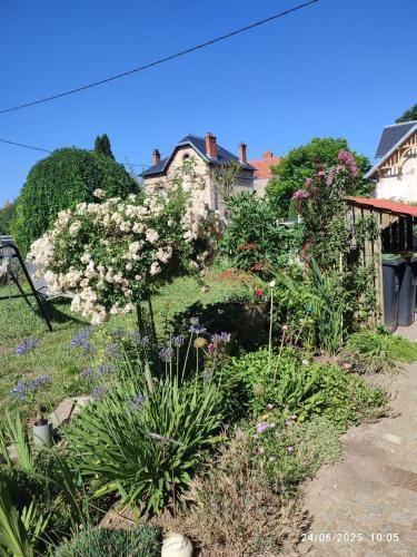 Au Jardin de Cure Hotel in Jura
