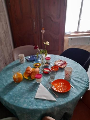 Au Jardin de Cure Hotel in Jura