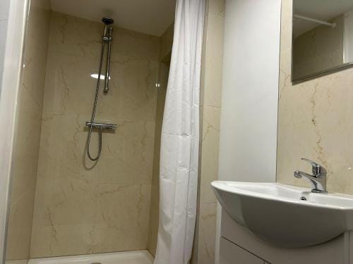 Budget Rooms Hotel in Westmeath, Co. Westmeath, Ireland