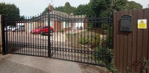 The Paddock Side Hotel in East Staffordshire District