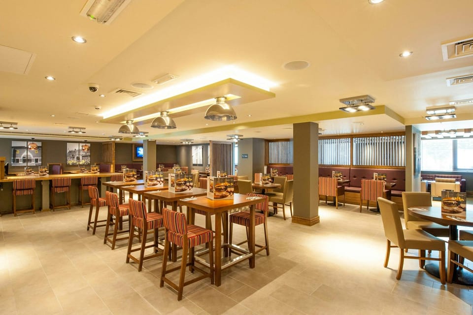 Premier Inn London Hendon - The Hyde Hotel in Edgware