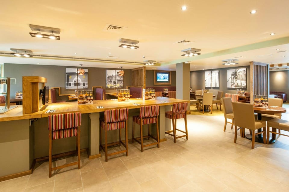 Premier Inn London Hendon - The Hyde Hotel in Edgware