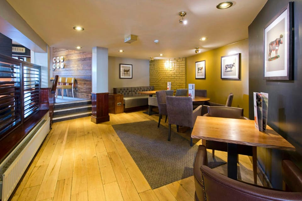 Premier Inn Glasgow - Cumbernauld Hotel in Cumbernauld