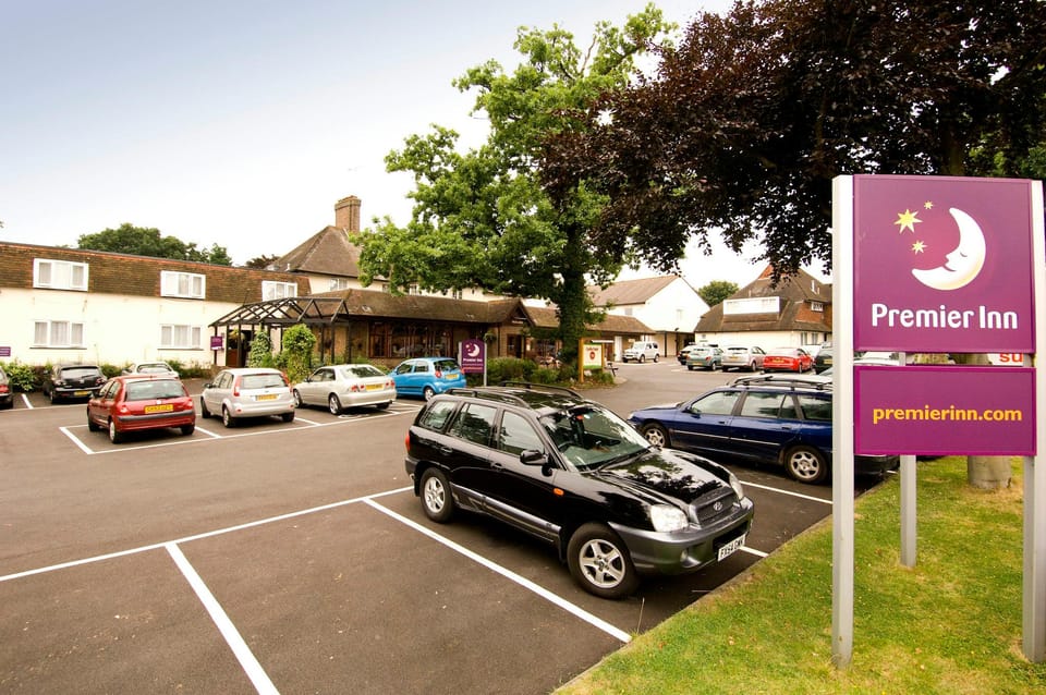 Premier Inn Gatwick Crawley - Goff's Park Hotel in Crawley