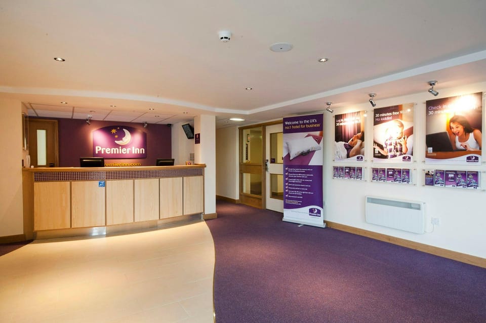Premier Inn Glasgow Newton Mearns - M77 J4 Hotel in Glasgow