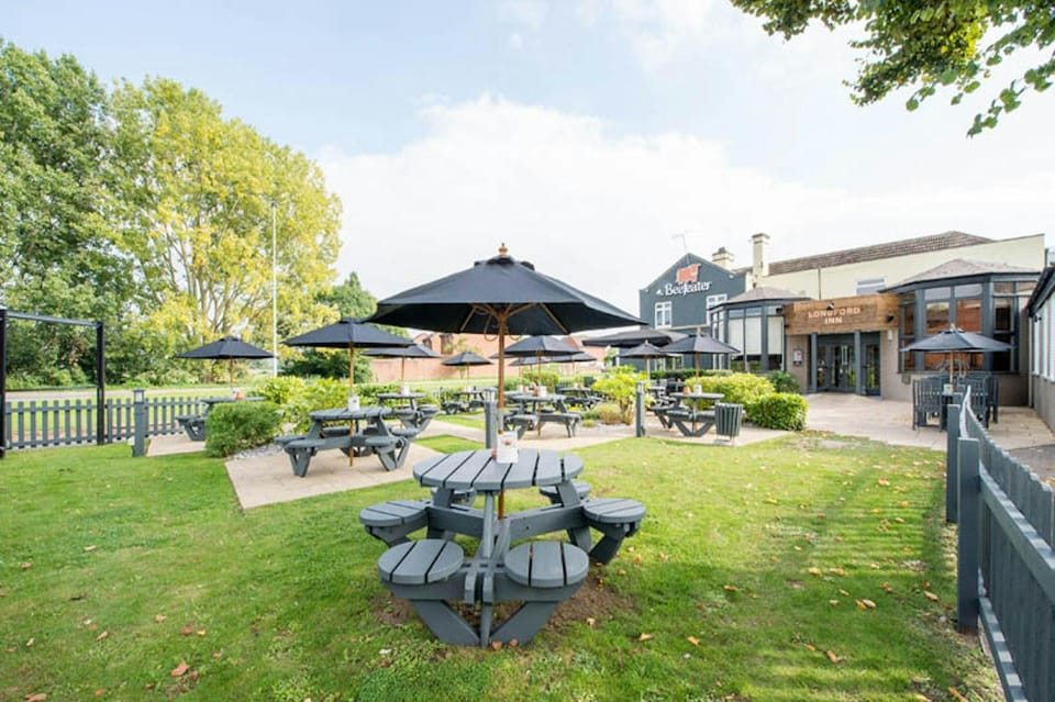 Premier Inn Gloucester - Longford Hotel in Cotswold District