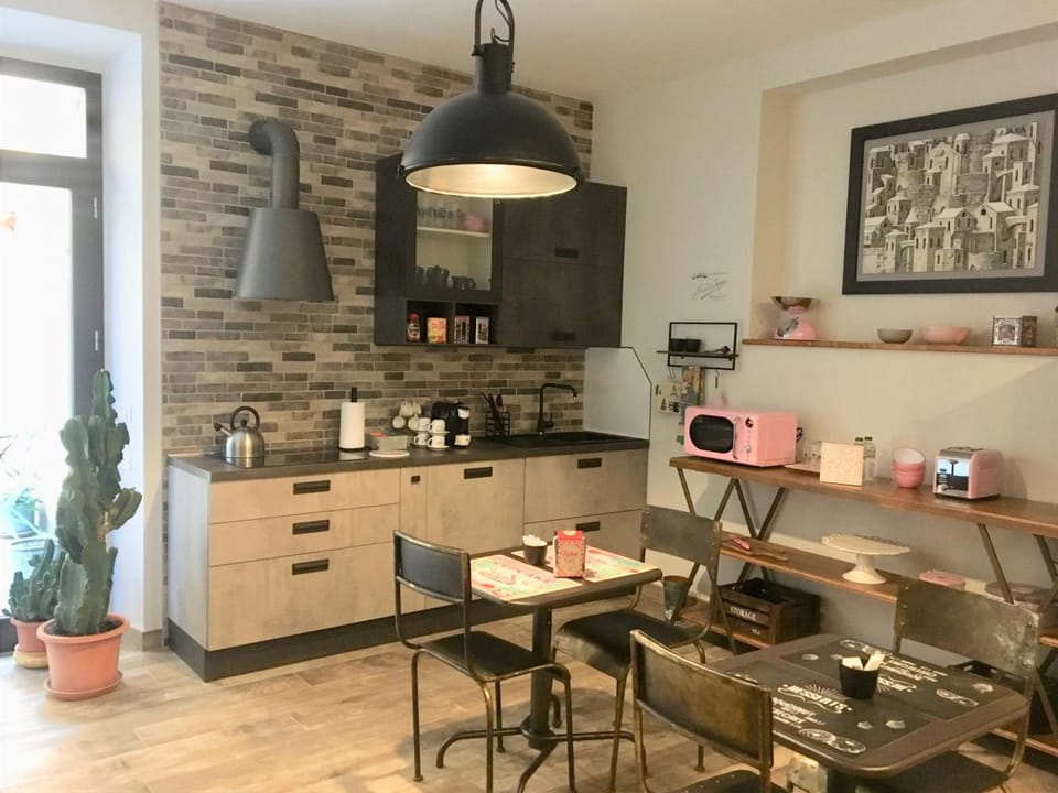 INDUSTRIAL CHIC HOUSE - Private parking Hotel in Orvieto