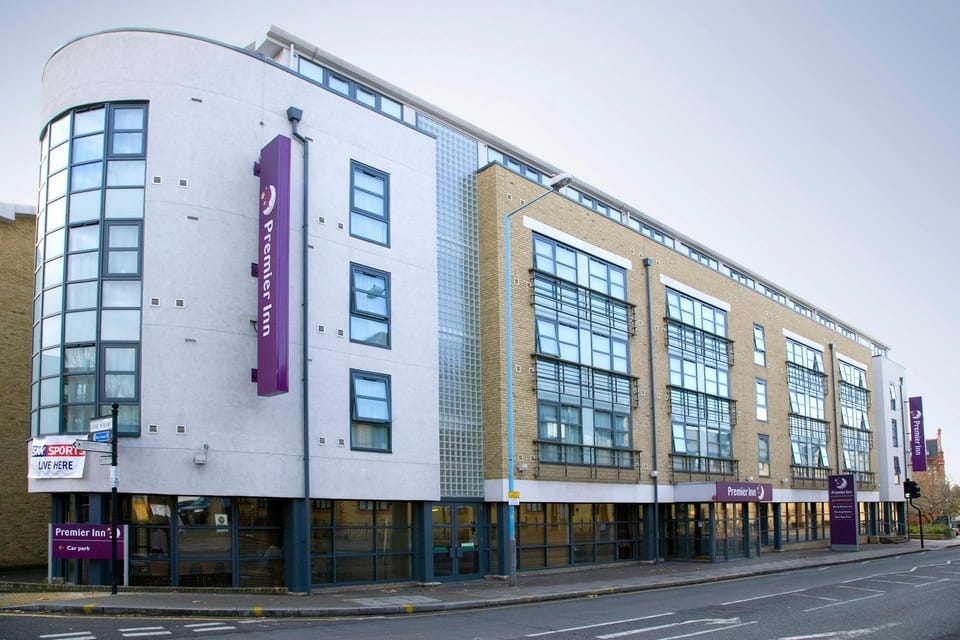 Premier Inn London Kew Bridge Hotel in Brentford