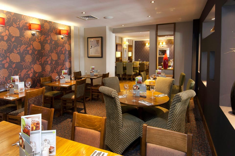 Premier Inn Bristol Cribbs Causeway - M5 J17 Hotel in Bristol