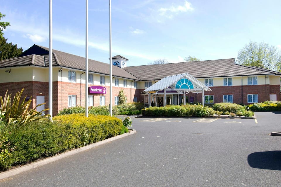 Premier Inn Birmingham Hall Green Hotel in Shirley