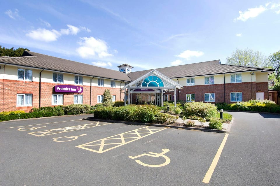 Premier Inn Birmingham Hall Green Hotel in Shirley