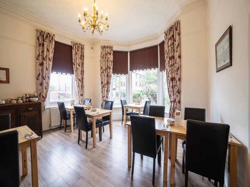 OYO the Douglas Hotel Hotel in Hartlepool