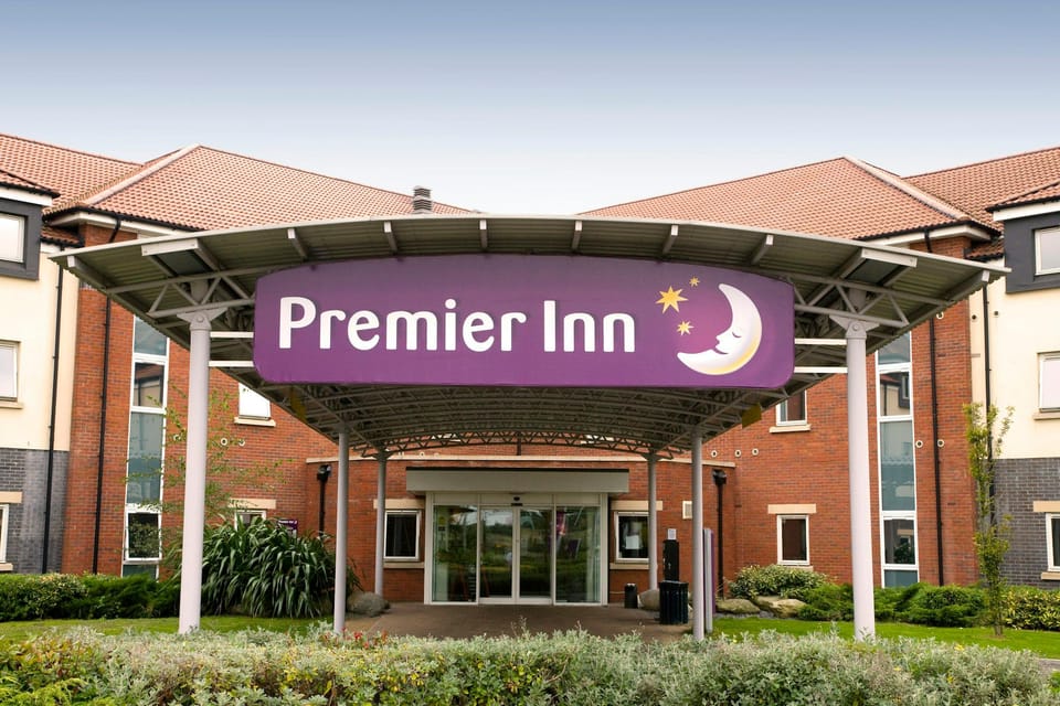 Premier Inn Heathrow Airport - M4/J4 Hotel in Hayes