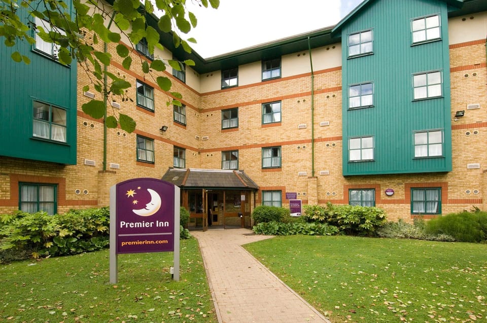 Premier Inn Luton - Airport Hotel in Luton