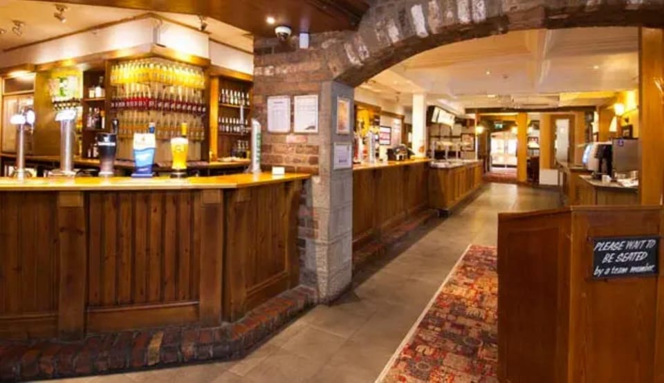 Premier Inn Leeds South - Birstall Hotel in Leeds