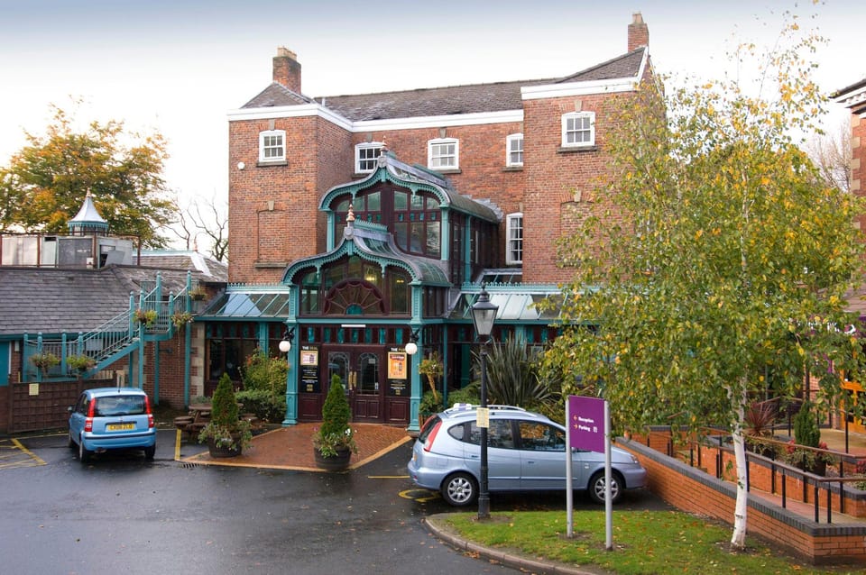 Premier Inn Stockport Central Hotel in Manchester
