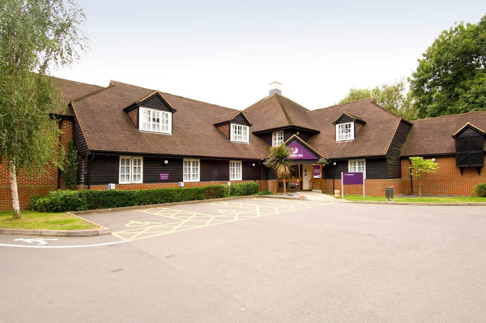 Premier Inn Woking West - A324 Hotel in England