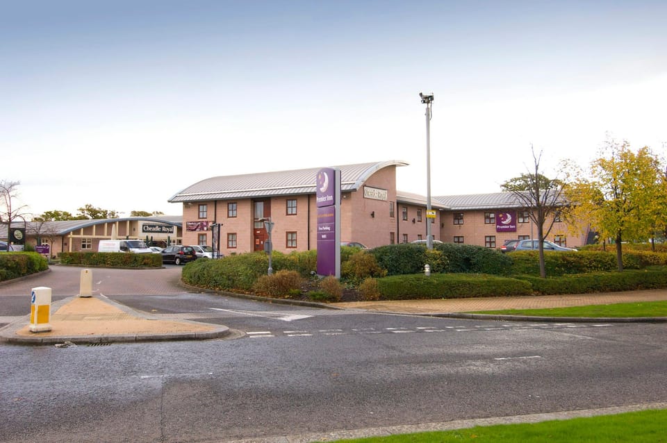 Premier Inn Manchester - Cheadle Hotel in England