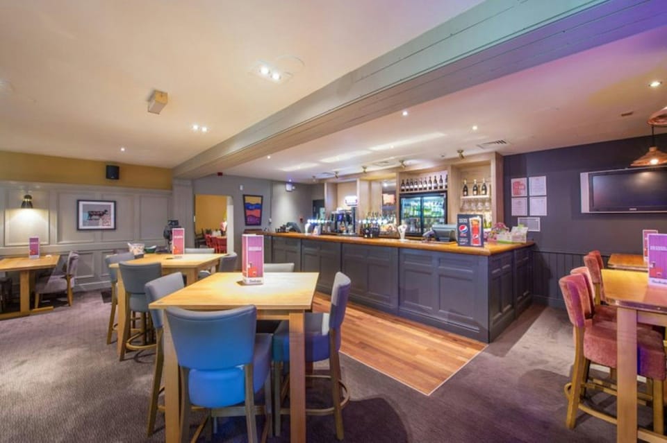Premier Inn Newport Wales - M4 J24 Hotel in Newport
