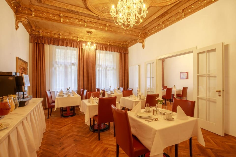 Hotel Golden Lamb Hotel in Saxony