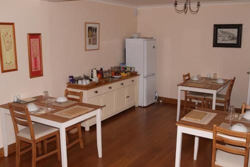 Highworth House Hotel in Swindon