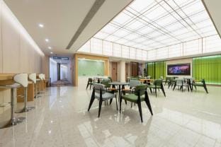 Yizhi Ningmeng Hotel (Hangzhou West Lake Hubin Pedestrian Street Fengqi Road Subway Station Branch) Hotel in Hangzhou