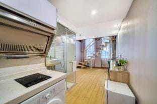 Singapore·Holiday Luxury Hotel Apartment (Tongji University Jiading Campus Branch) Hotel in Shanghai