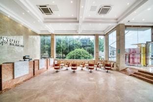 Singapore·Holiday Luxury Hotel Apartment (Tongji University Jiading Campus Branch) Hotel in Shanghai