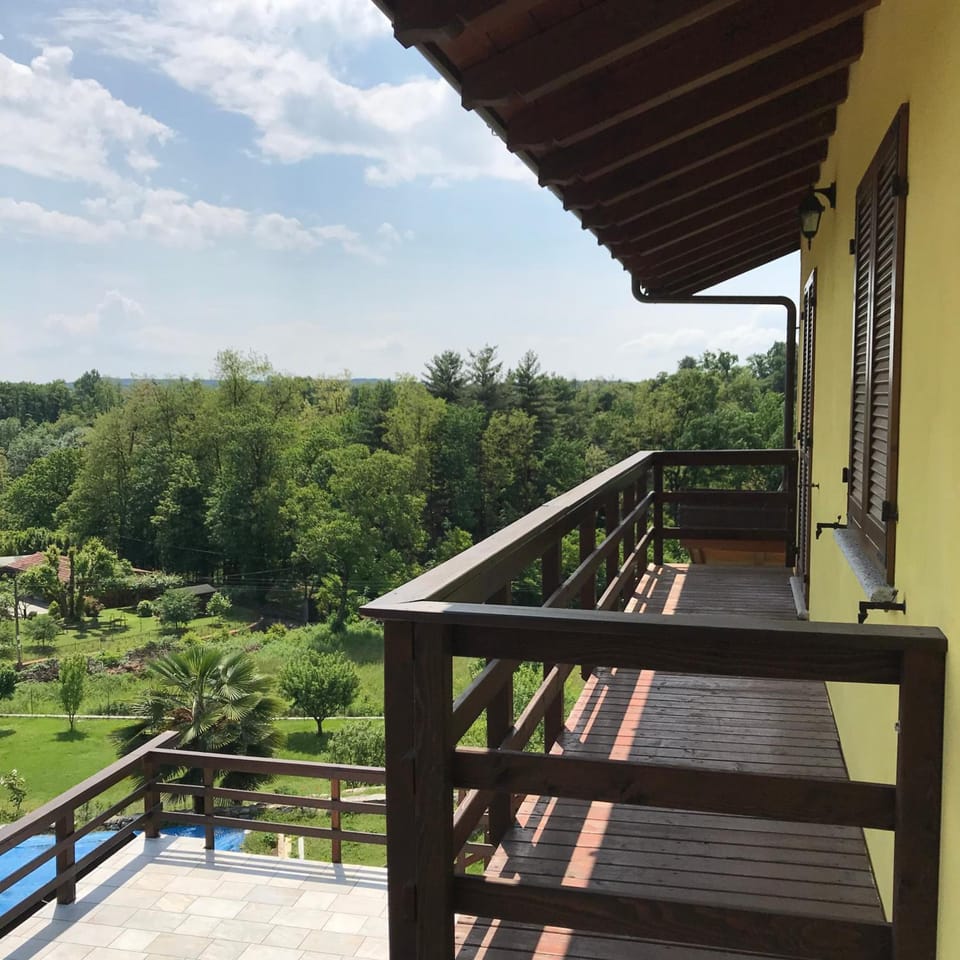 BB10 OASI Hotel in Lombardy
