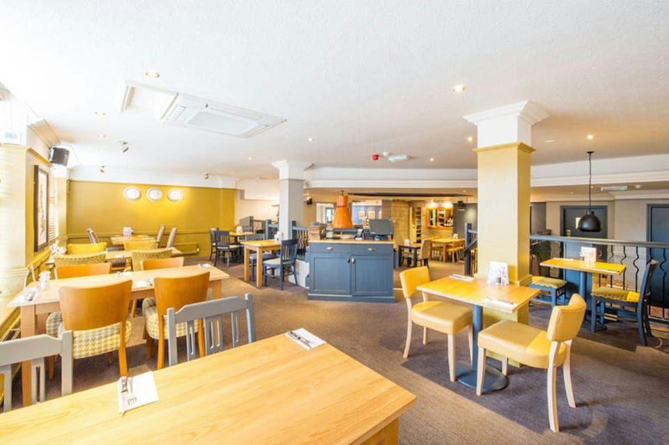 Premier Inn Oldham - Broadway Hotel in Manchester